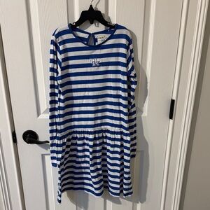 Girls University of Kentucky long sleeved dress size Large 9-10 yrs